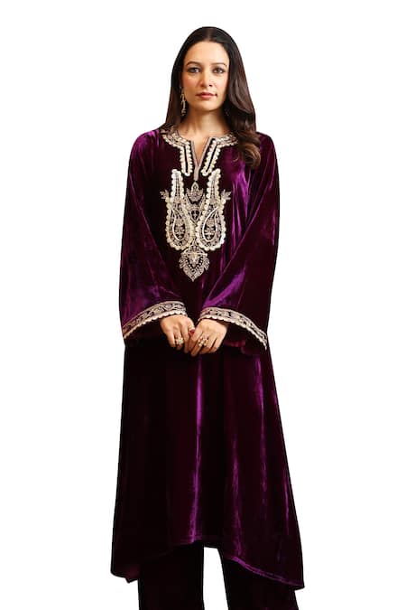 Buy_K-Anshika_Purple Velvet Sequins, Beads, Embroidery Split V-neck Kurta Pant Set _Online_at_Aza_Fashions