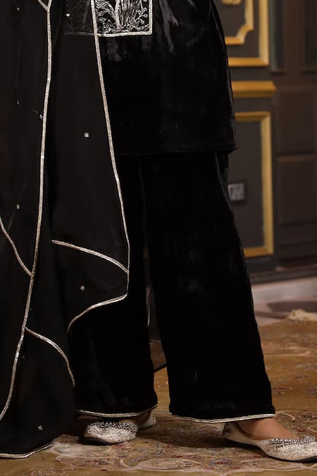 Buy K-Anshika Black Velvet Embroidery, Sequins, Beads Split V-neck Tropical Kurta Set Online at Aza Fashions Buy_K-Anshika_Black Velvet Embroidery, Sequins, Beads Split V-neck Tropical Kurta Set _Online_at_Aza_Fashions