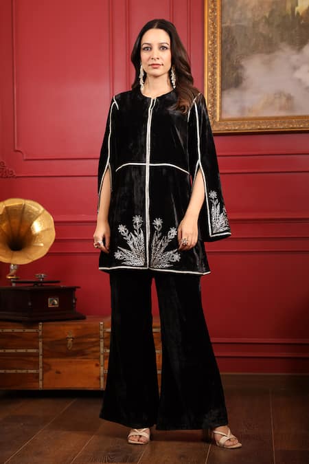 k-anshika Resham Embroidered Kurta & Flared Pant Set 