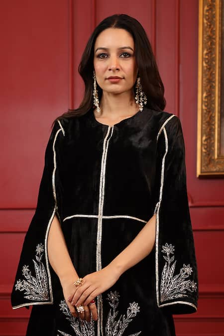 Shop_K-Anshika_Black Velvet Embroidery Round Neck Resham Kurta And Flared Pant Set 