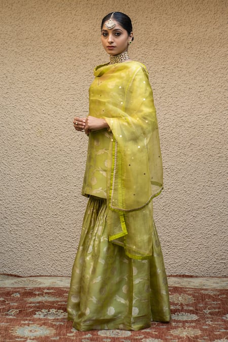 Buy_SOBARIKO_Green Silk Mirrors V-neck Gul Jaal Banarasi Kora Kurta Sharara Set _Online_at_Aza_Fashions