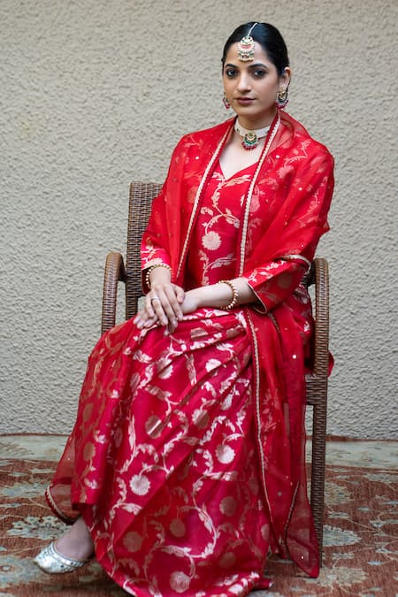 Shop SOBARIKO Red Silk Mirrors V-neck Gulbahar Woven Kurta Sharara Set Online at Aza Fashions Shop_SOBARIKO_Red Silk Mirrors V-neck Gulbahar Woven Kurta Sharara Set _Online_at_Aza_Fashions