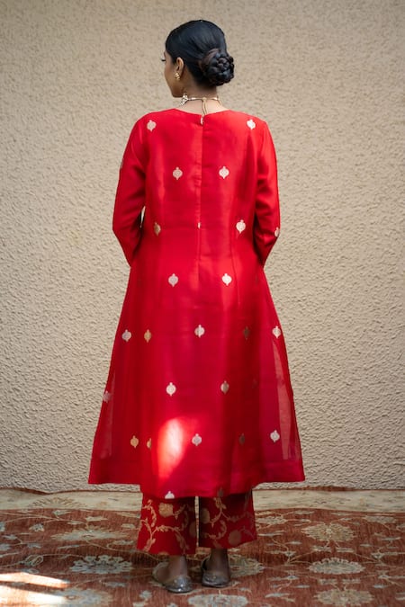 Shop SOBARIKO Red Silk, Chiffon Mirrors Round Neck Gulshan Yoke Woven Kurta Pant Set at Aza Fashions Shop_SOBARIKO_Red Silk, Chiffon Mirrors Round Neck Gulshan Yoke Woven Kurta Pant Set _at_Aza_Fashions
