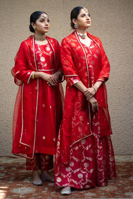 SOBARIKO Red Silk, Chiffon Mirrors Round Neck Gulshan Yoke Woven Kurta Pant Set at Aza Fashions SOBARIKO_Red Silk, Chiffon Mirrors Round Neck Gulshan Yoke Woven Kurta Pant Set _at_Aza_Fashions