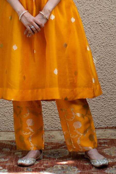 SOBARIKO Orange Silk Mirrors Round Neck Phoolista Yoke Woven Kurta Pant Set Online at Aza Fashions SOBARIKO_Orange Silk Mirrors Round Neck Phoolista Yoke Woven Kurta Pant Set _Online_at_Aza_Fashions