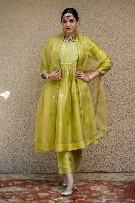 SOBARIKO Green Silk Mirrors Round Neck Phool Jaal Woven Kurta Pant Set at Aza Fashions SOBARIKO_Green Silk Mirrors Round Neck Phool Jaal Woven Kurta Pant Set _at_Aza_Fashions