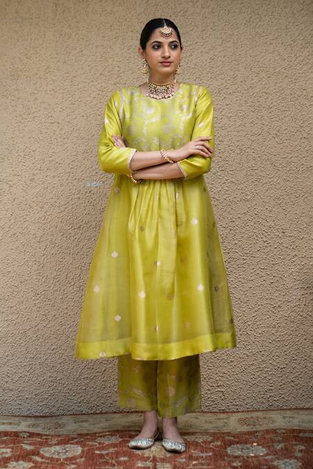 Buy SOBARIKO Green Silk Mirrors Round Neck Phool Jaal Woven Kurta Pant Set Buy_SOBARIKO_Green Silk Mirrors Round Neck Phool Jaal Woven Kurta Pant Set