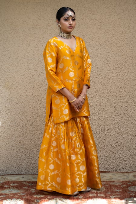 SOBARIKO Orange Silk Mirrors V-neck Noor Bahar Woven Kurta Sharara Set at Aza Fashions SOBARIKO_Orange Silk Mirrors V-neck Noor Bahar Woven Kurta Sharara Set _at_Aza_Fashions