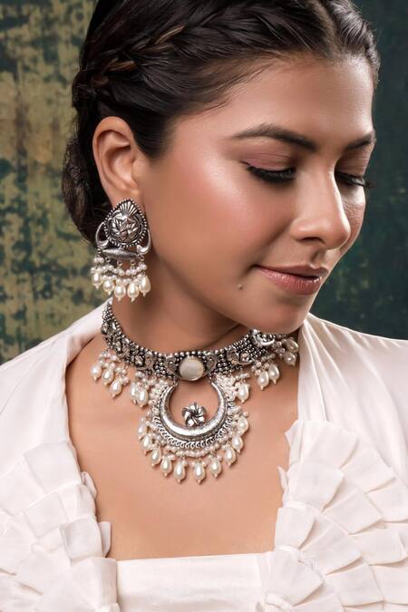 Buy_Anana_White Pearls Poonam Embellished Tribal Necklace Set _Online_at_Aza_Fashions