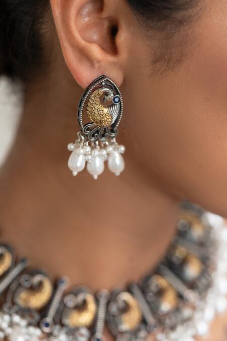 Anana_White Pearls, Sequins Garima Paisley Carved Choker Set _Online_at_Aza_Fashions