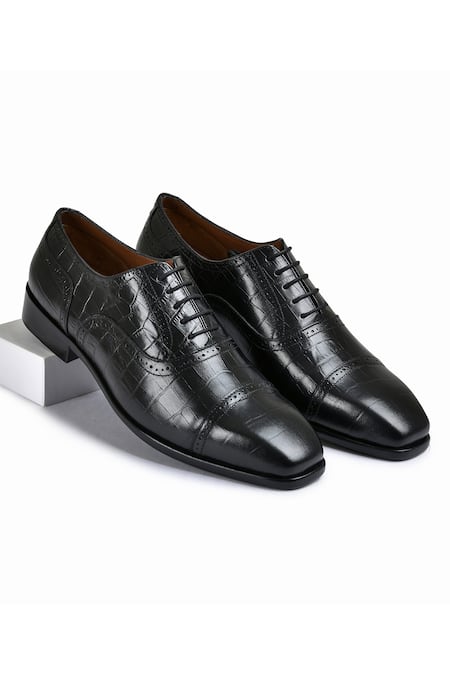 Wednesday Lifestyle Black Charles Textured Pattern Oxfords 