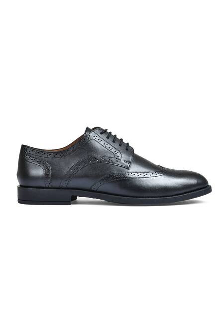 Wednesday Lifestyle_Black Textured Derby Shoes _Online_at_Aza_Fashions