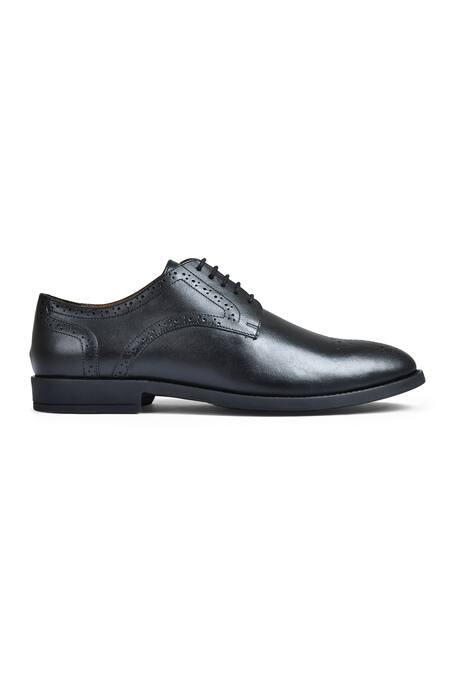 Wednesday Lifestyle_Black Textured Robert Derby Shoes _Online_at_Aza_Fashions