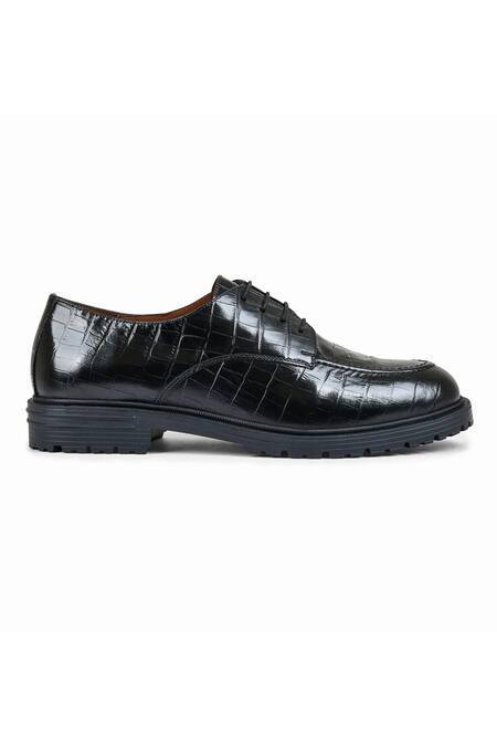 Wednesday Lifestyle_Black Textured Todd Derby Shoes _Online_at_Aza_Fashions