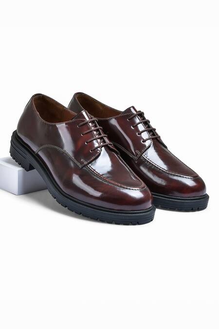 Wednesday Lifestyle Todd Plain Derby Shoes 