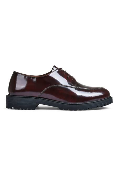 Wednesday Lifestyle_Maroon Plain High-shine Derby Shoes _Online_at_Aza_Fashions