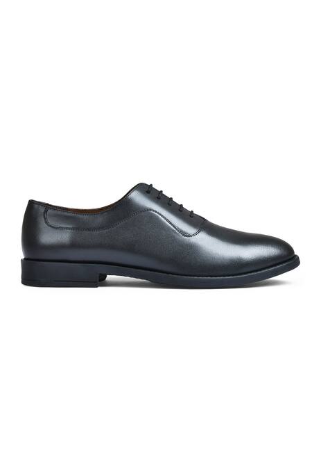 Wednesday Lifestyle_Black Howard Genuine Leather Oxford Shoes _Online_at_Aza_Fashions