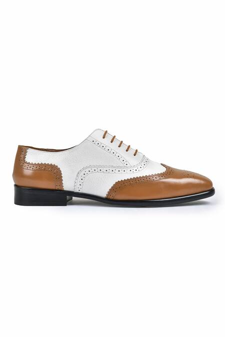 Wednesday Lifestyle_White Ethan Color Blocked Oxford Shoes _Online_at_Aza_Fashions