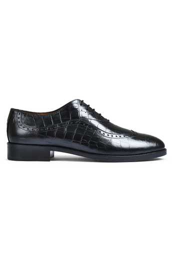 Wednesday Lifestyle_Black Buckles Bradley Croco Leather Wholecut Oxford Shoes _Online_at_Aza_Fashions