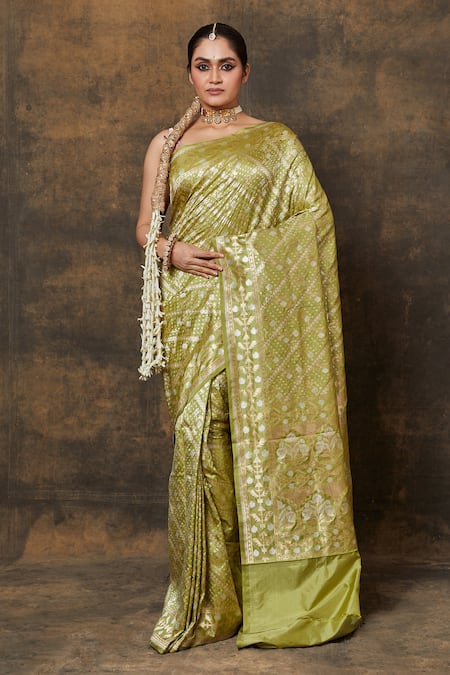 VISHWA BY PINKI SINHA Green Banarasi Pure Silk Handwoven Abstract Floral Saree With Running Blouse 