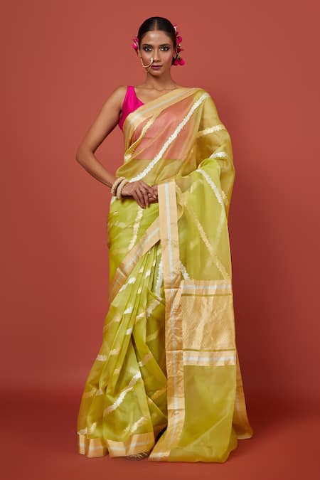 VISHWA BY PINKI SINHA Green Kora Silk Handwoven Floral Stripe Pattern Saree With Running Blouse 