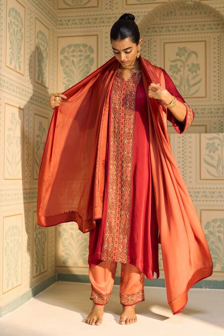 Sarang Kaur Orange Satin, Georgette Sequins, Seerat Geometric Pattern Embroidered Dupatta Online at Aza Fashions Sarang Kaur_Orange Satin, Georgette Sequins, Seerat Geometric Pattern Embroidered Dupatta _Online_at_Aza_Fashions