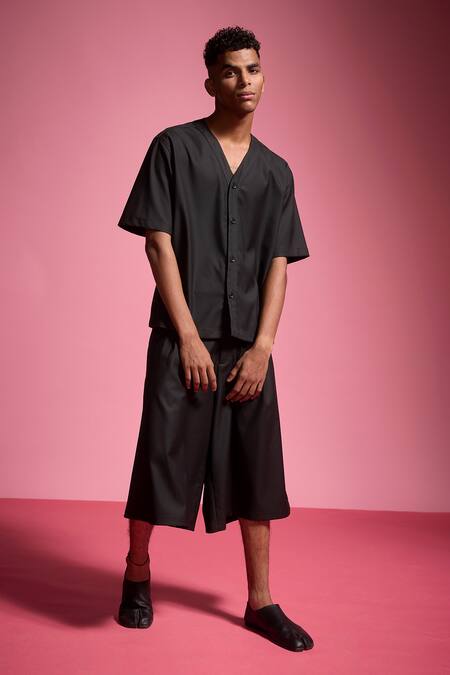 Dash And Dot_Black 58% Polyester Solid Y-neck Shirt _Online_at_Aza_Fashions