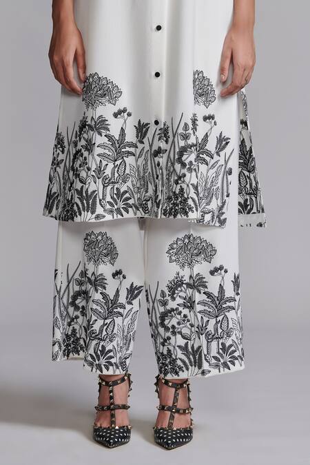 Buy_Dash And Dot_Ivory Viscose Embroidery Collared Floral Kurta With Pant _Online_at_Aza_Fashions