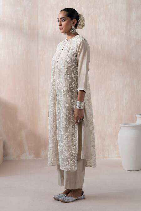 Buy Saisha Ivory Organza Embroidered Floral Kurta Round Neck Jacket With Set Online at Aza Fashions Buy_Saisha_Ivory Organza Embroidered Floral Kurta Round Neck Jacket With Set _Online_at_Aza_Fashions