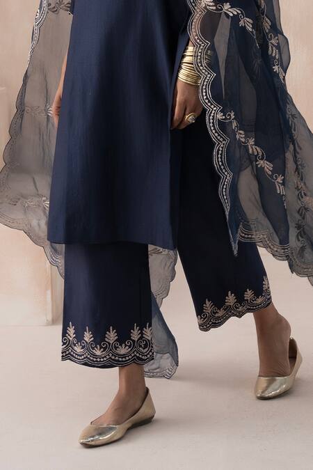 Buy_Saisha_Blue Organza Embroidered Thread Round Scallop Border Kurta Set With Dupatta _Online_at_Aza_Fashions