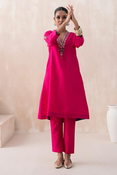 SAISHA Pink Chinese Silk Embellished Bead V-neck Sequin Kaftan With Pant 