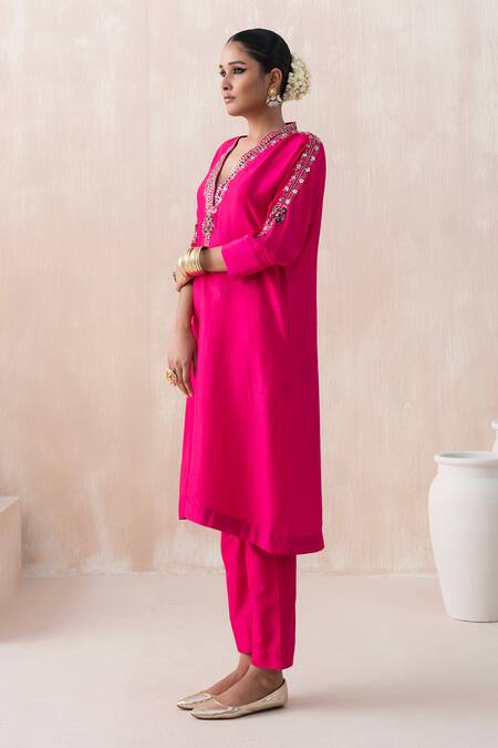 Saisha_Pink Chinese Silk Embellished Bead V-neck Sequin Kaftan With Pant _at_Aza_Fashions