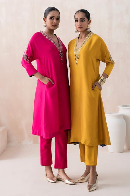 Saisha Yellow Chinese Silk Embellished Bead V-neck Floral Sequin Kaftan With Pant Online at Aza Fashions Saisha_Yellow Chinese Silk Embellished Bead V-neck Floral Sequin Kaftan With Pant _Online_at_Aza_Fashions