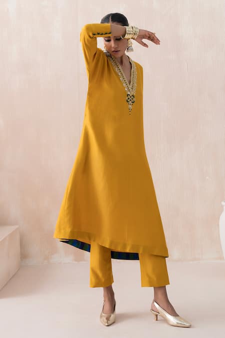 Shop Saisha Yellow Chinese Silk Embellished Bead V-neck Floral Sequin Kaftan With Pant Online at Aza Fashions Shop_Saisha_Yellow Chinese Silk Embellished Bead V-neck Floral Sequin Kaftan With Pant _Online_at_Aza_Fashions