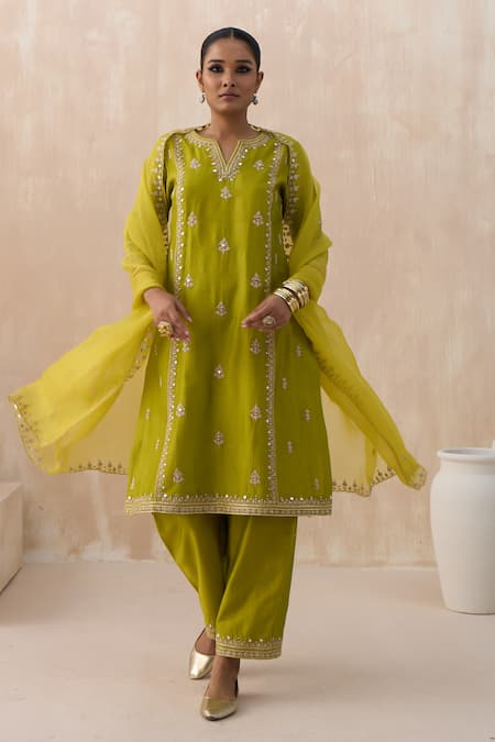 SAISHA Green Organza And Chanderi Embroidery Floral Butti Notched Neck Kurta Pant Set 