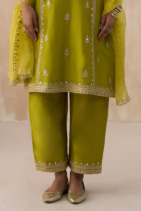 Saisha Green Organza, Chanderi Mirrors, Embroidery Split Floral Butti Kurta Pant Set at Aza Fashions Saisha_Green Organza, Chanderi Mirrors, Embroidery Split Floral Butti Kurta Pant Set _at_Aza_Fashions