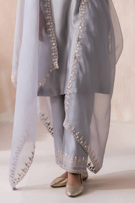Buy_Saisha_Grey Organza, Chanderi Embroidery, Mirrors Flower Mandala Butti Kurta Pant Set _Online_at_Aza_Fashions