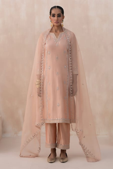 Saisha Peach Organza, Chanderi Embroidery, Mirrors Floret Butti Kurta Pant Set Online at Aza Fashions Saisha_Peach Organza, Chanderi Embroidery, Mirrors Floret Butti Kurta Pant Set _Online_at_Aza_Fashions