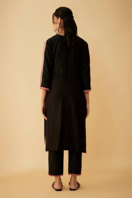 1999ad By Amita & Deepak Embroidered Chanderi Kurta Pant Set 