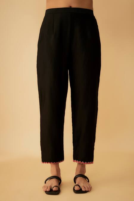 Buy_1999ad By Amita & Deepak_Black Chanderi Embroidery V-neck Kurta Pant Set _Online_at_Aza_Fashions