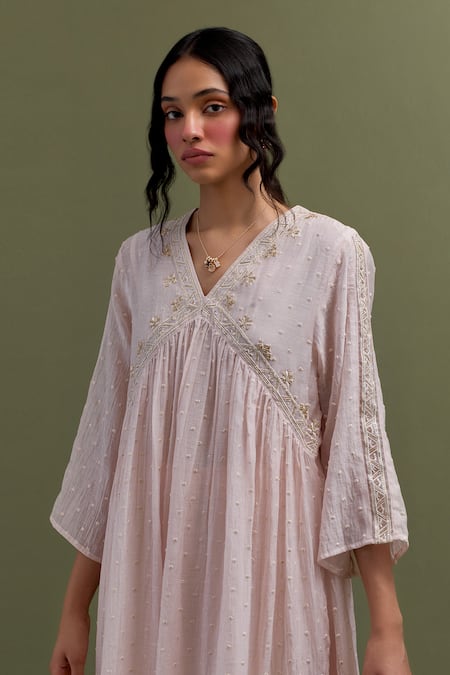 Anantaa By Roohi_Pink Chanderi Cut Work, Embroidery V-neck Thread Gathered Kurta With Pant _at_Aza_Fashions