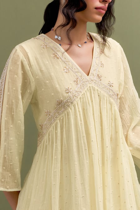 Anantaa By Roohi_Yellow Chanderi Sequins, Embroidery Floral Thread Gathered Kurta With Pant _at_Aza_Fashions