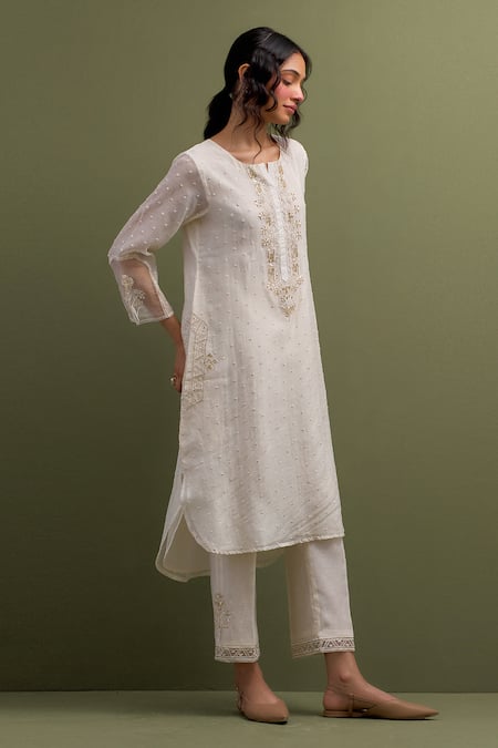 Buy Anantaa By Roohi Ivory Chanderi Sequins, Embroidery Split V-neck Thread High Low Kurta With Pant Online at Aza Fashions Buy_Anantaa By Roohi_Ivory Chanderi Sequins, Embroidery Split V-neck Thread High Low Kurta With Pant _Online_at_Aza_Fashions