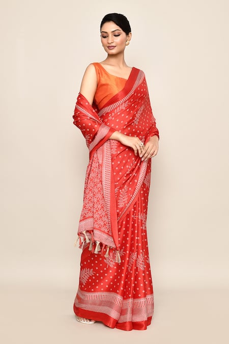 Shop_Naintara Bajaj_Orange Chiffon, Jacquard Leaf Print Saree With Running Blouse Piece_Online_at_Aza_Fashions