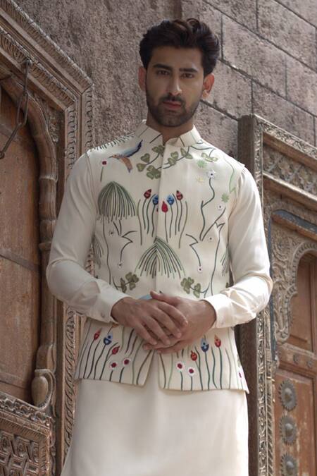 Courtyard By Abhi Ivory Silk Embroidery Gardenia Bundi Kurta Set Online at Aza Fashions Courtyard By Abhi_Ivory Silk Embroidery Gardenia Bundi Kurta Set _Online_at_Aza_Fashions