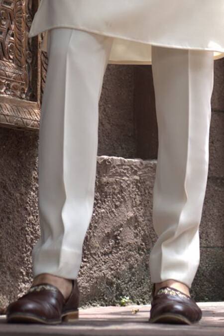 Buy Courtyard By Abhi Ivory Silk Embroidery Gardenia Bundi Kurta Set Online at Aza Fashions Buy_Courtyard By Abhi_Ivory Silk Embroidery Gardenia Bundi Kurta Set _Online_at_Aza_Fashions