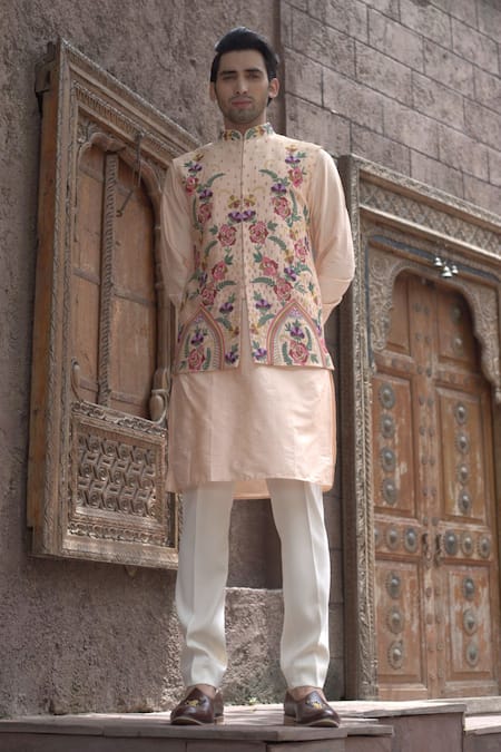 Shop Courtyard By Abhi Peach Silk Embroidery Gullista Bundi Kurta Set at Aza Fashions Shop_Courtyard By Abhi_Peach Silk Embroidery Gullista Bundi Kurta Set _at_Aza_Fashions