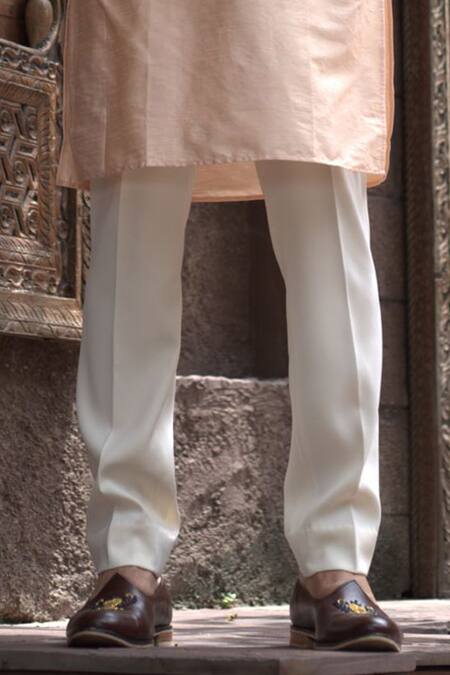 Shop Courtyard By Abhi Peach Silk Embroidery Gullista Bundi Kurta Set Online at Aza Fashions Shop_Courtyard By Abhi_Peach Silk Embroidery Gullista Bundi Kurta Set _Online_at_Aza_Fashions