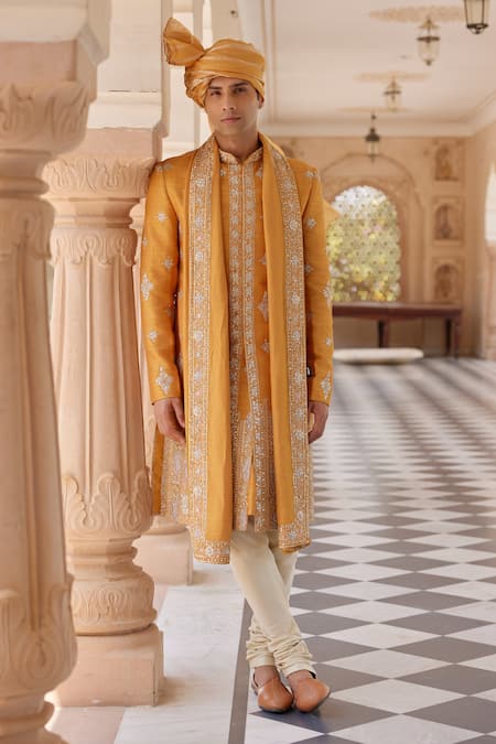 Osaa by Adarsh Embroidered Sherwani Set 