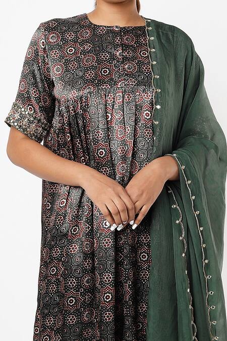 Buy Vana Ethnics Green Georgette Mirrors, Embroidery Round Neck Ajrakh Print Kurta Pant Set Online at Aza Fashions Buy_Vana Ethnics_Green Georgette Mirrors, Embroidery Round Neck Ajrakh Print Kurta Pant Set _Online_at_Aza_Fashions